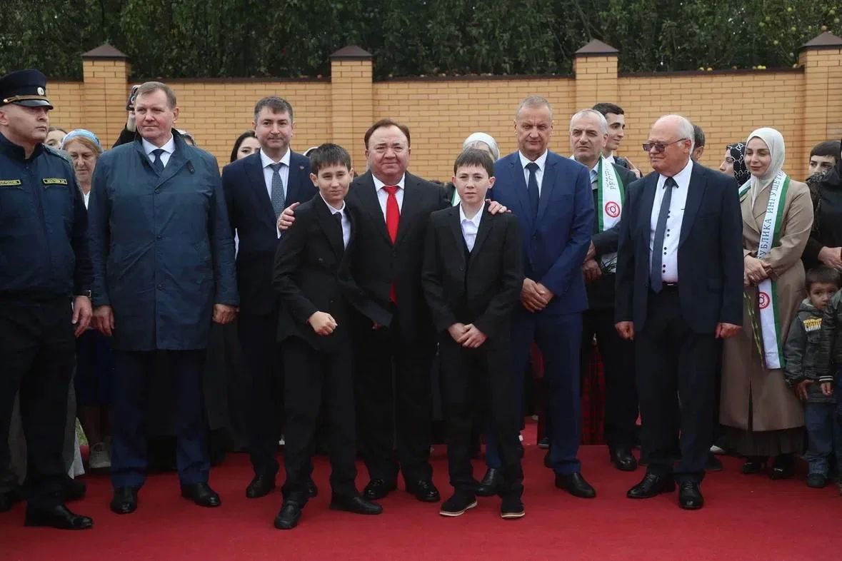 Махмуд-Али Калиматов: Подписывайтесь на мой канал в МАХ Махмуд-Али Калиматов: Подписывайтесь на мой канал в МАХ