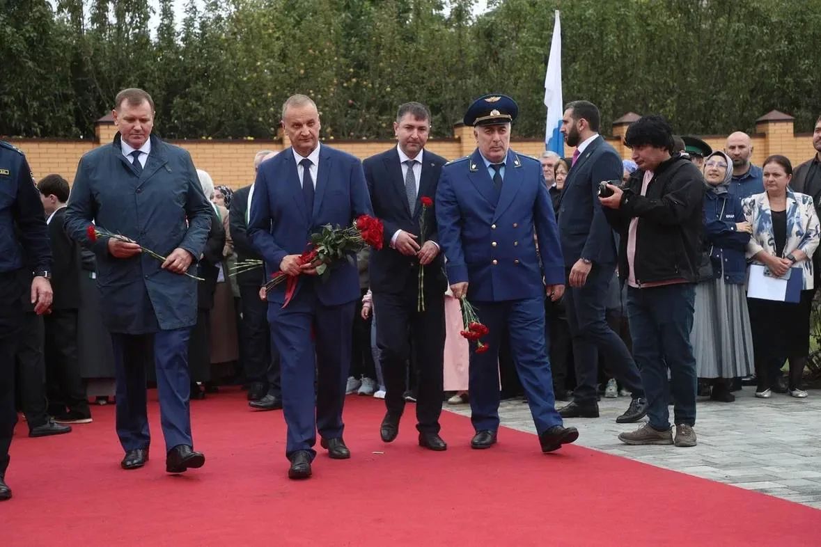 Махмуд-Али Калиматов: Подписывайтесь на мой канал в МАХ Махмуд-Али Калиматов: Подписывайтесь на мой канал в МАХ