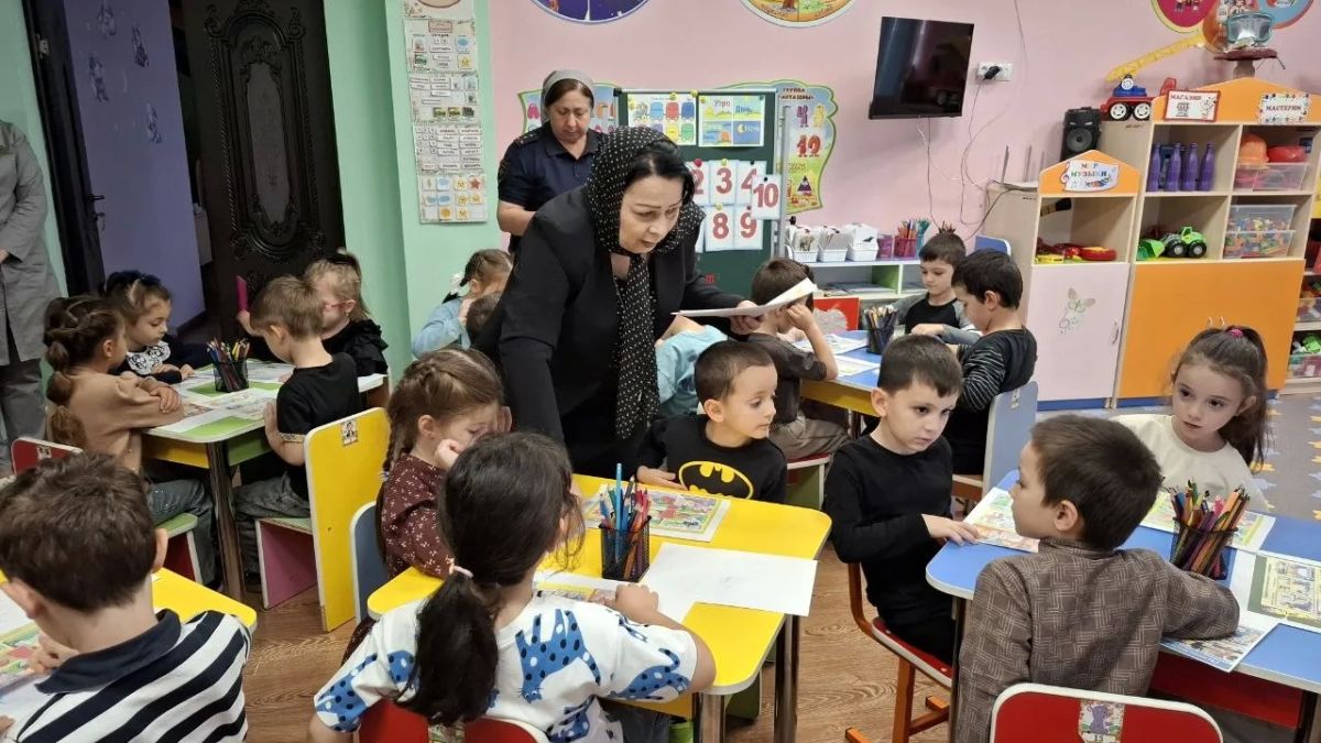 Безопасность начинается с детства Безопасность начинается с детства