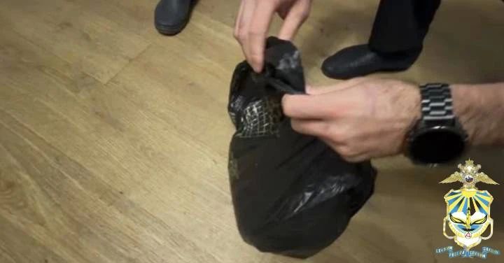 Почти полкилограмма наркотического средства изъяли полицейские у жителя с.п. Яндаре. Следователи МВД возбудили уголовное дело Почти полкилограмма наркотического средства изъяли полицейские у жителя с.п. Яндаре. Следователи МВД возбудили уголовное дело