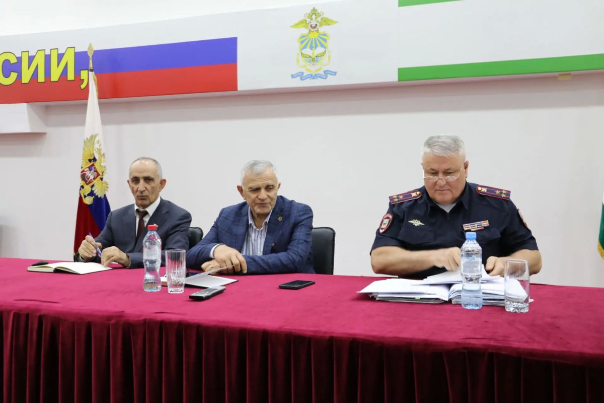 Представители Общественного совета и Совета ветеранов приняли участие в аттестации сотрудников органов внутренних дел Представители Общественного совета и Совета ветеранов приняли участие в аттестации сотрудников органов внутренних дел