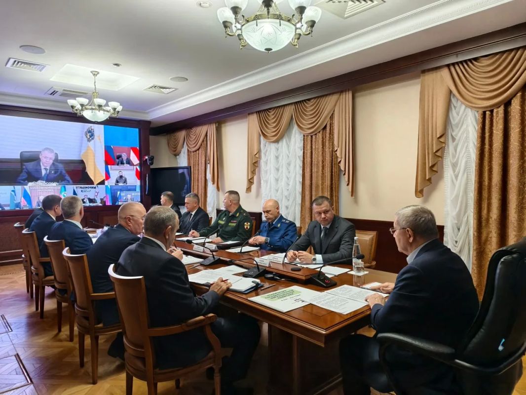 Махмуд-Али Калиматов: Полномочный представитель Президента Российской Федерации в Северо-Кавказском федеральном округе Юрий Чайка провел очередное заседание координационного совещания по вопросам безопасности... Махмуд-Али Калиматов: Полномочный представитель Президента Российской Федерации в Северо-Кавказском федеральном округе Юрий Чайка провел очередное заседание координационного совещания по вопросам безопасности...