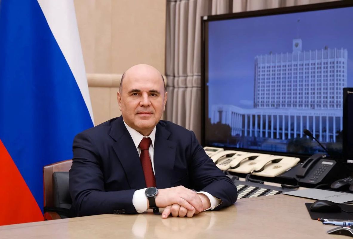 Михаил Мишустин поздравил российских учителей с профессиональным праздником