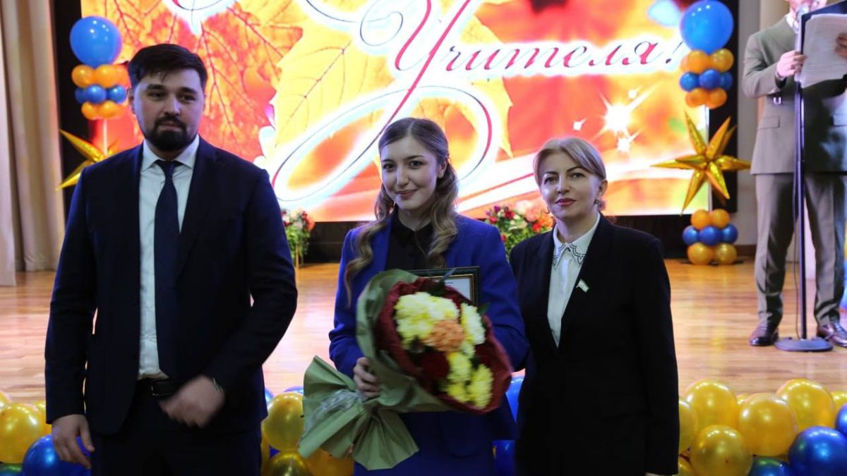 Торжественное признание: педагогам республики выразили искреннюю благодарность Торжественное признание: педагогам республики выразили искреннюю благодарность