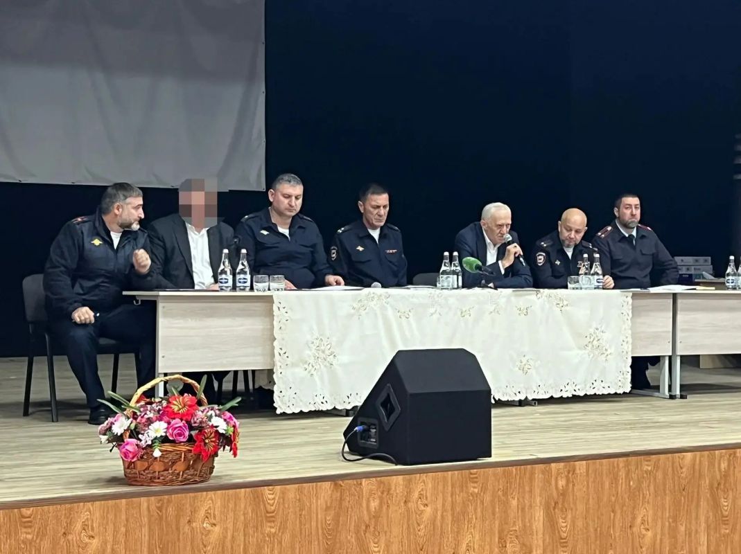 Представитель Общественного совета при ГУ МВД Росси по СКФО Муса Гадиев принял участие во встрече с жителями с.п. Новый Редант Представитель Общественного совета при ГУ МВД Росси по СКФО Муса Гадиев принял участие во встрече с жителями с.п. Новый Редант