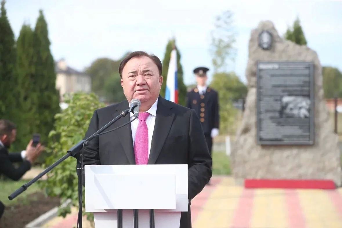 В Сагопши открыли мемориал курсантам, защищавшим Малгобек осенью 1942 года В Сагопши открыли мемориал курсантам, защищавшим Малгобек осенью 1942 года