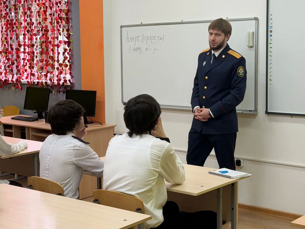 Следователь СК России рассказал кадетам о профилактике правонарушений среди подростков Следователь СК России рассказал кадетам о профилактике правонарушений среди подростков