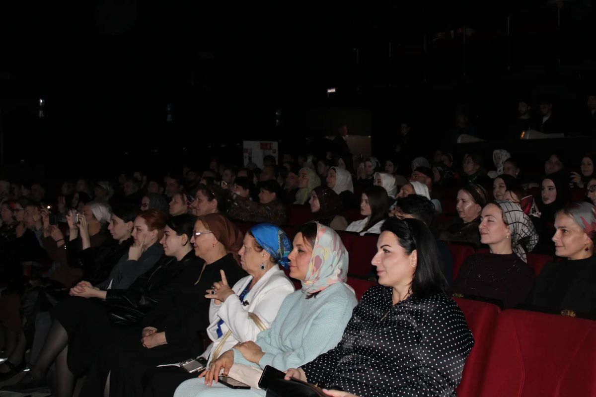 Концерт Государственного академического ансамбля танца «Кабардинка» в Назрани Концерт Государственного академического ансамбля танца «Кабардинка» в Назрани