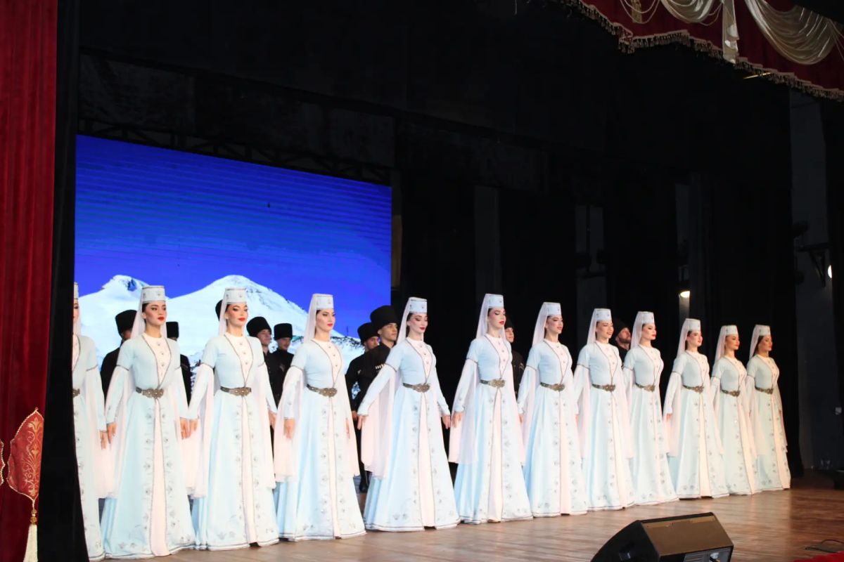 Концерт Государственного академического ансамбля танца «Кабардинка» в Назрани Концерт Государственного академического ансамбля танца «Кабардинка» в Назрани