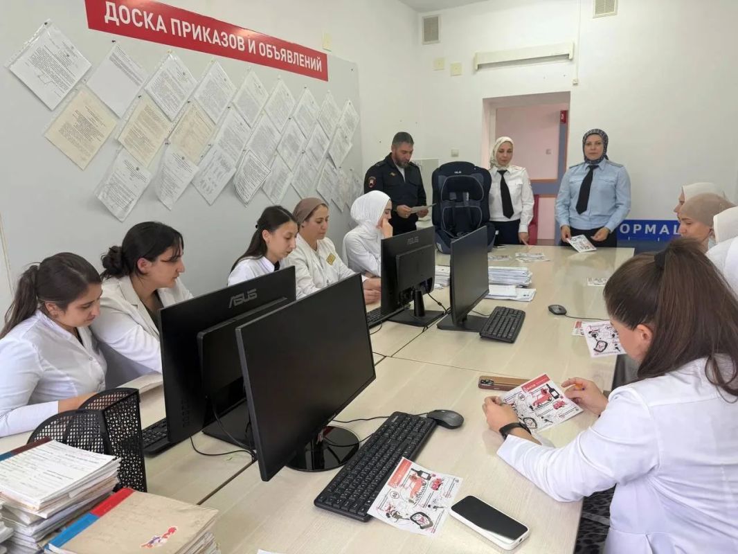 Когда дорога ранит детей: инспекторы Госавтоинспекции обсудили с медиками детской поликлиники, как уберечь подрастающее поколение от травм в ДТП