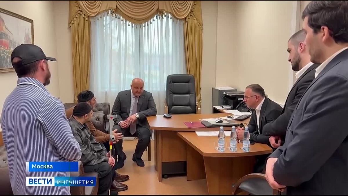 По поручению Главы Ингушетии Махмуд-Али Калиматова депутат Государственной Думы от Ингушетии Муслим Татриев в составе республиканской делегации посетил Главный военный клинический госпиталь войск национальной гвардии России