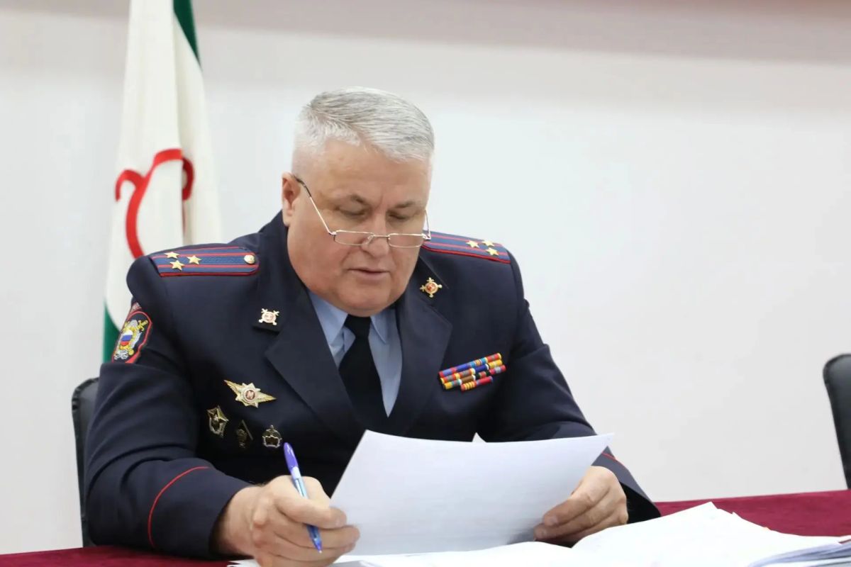 Председатель Общественного совета при региональном МВД принял участие в аттестации сотрудников органов внутренних дел Председатель Общественного совета при региональном МВД принял участие в аттестации сотрудников органов внутренних дел