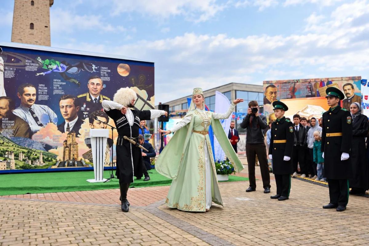 В Ингушетии впервые открылась передвижная экспозиция «Россия – Моя история» В Ингушетии впервые открылась передвижная экспозиция «Россия – Моя история»